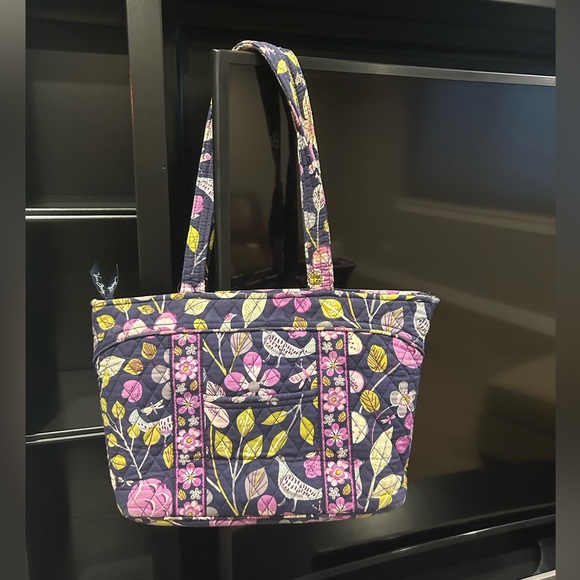 Vera Bradley Handbags - Vera Bradley “Retired” Floral Nightingale Tote